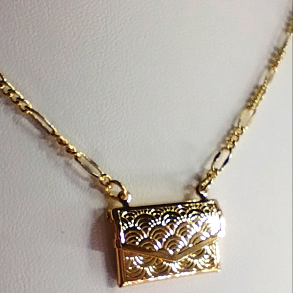 Gold Tone Envelope Purse Pendant Necklace